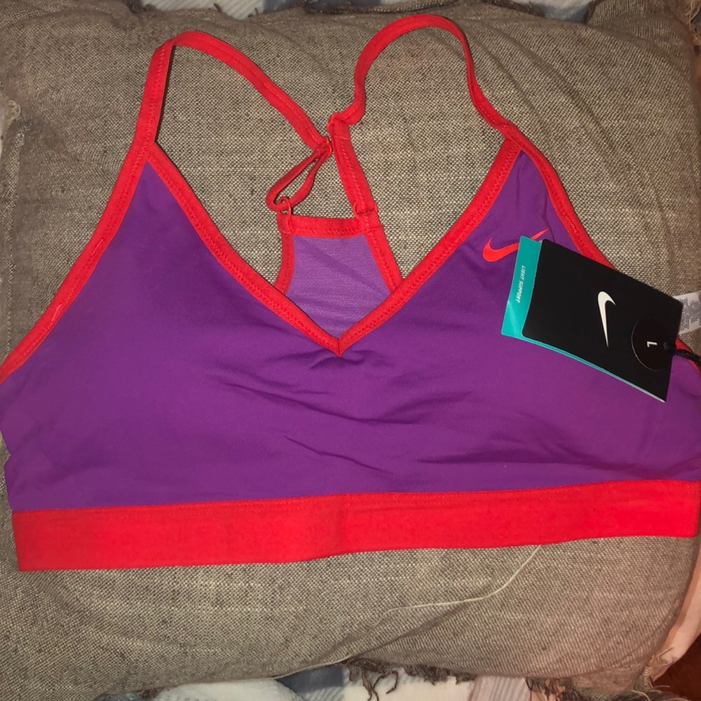 Never worn Nike sports bra